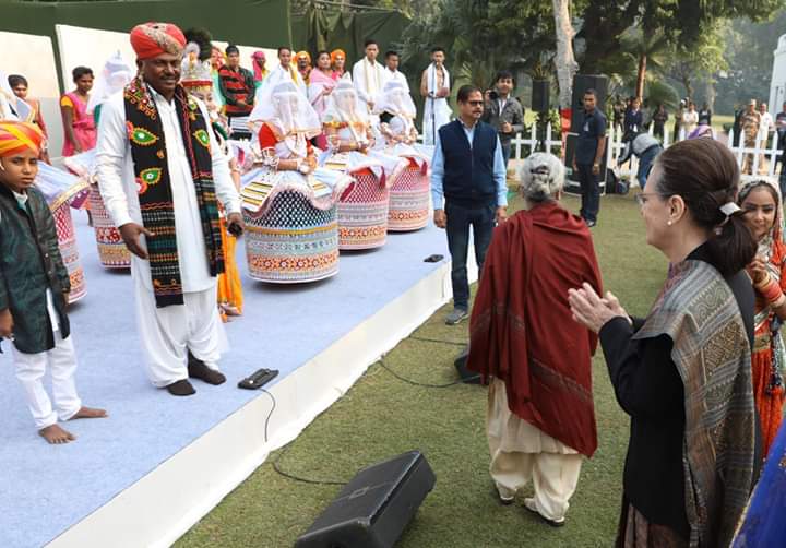 Talab Khan interacting with Sonia Gandhi